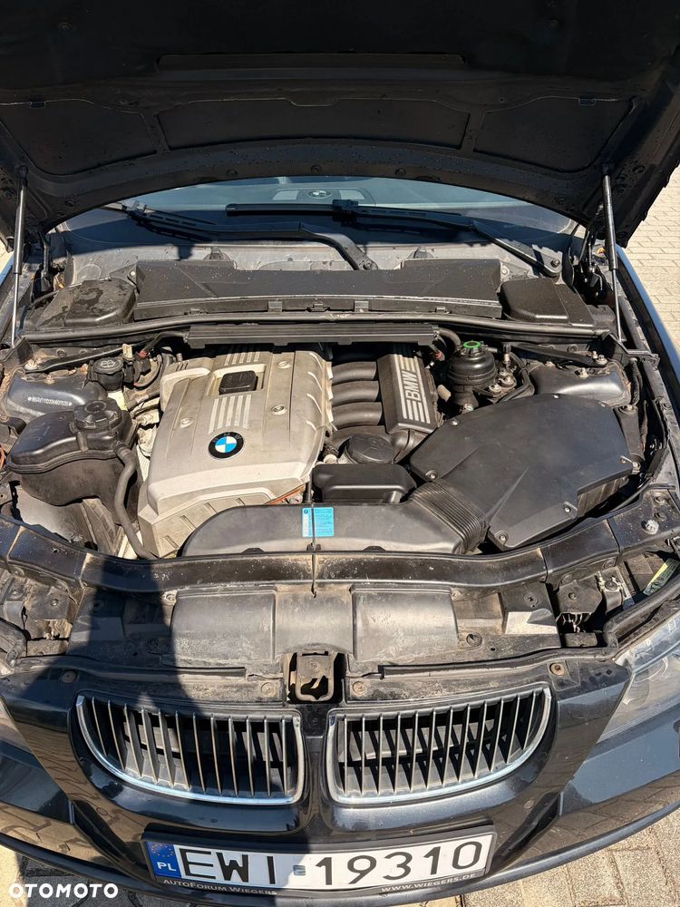 BMW Seria 3 325xi - 12