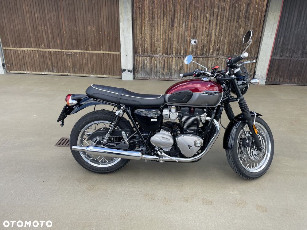 Triumph Bonneville - 6