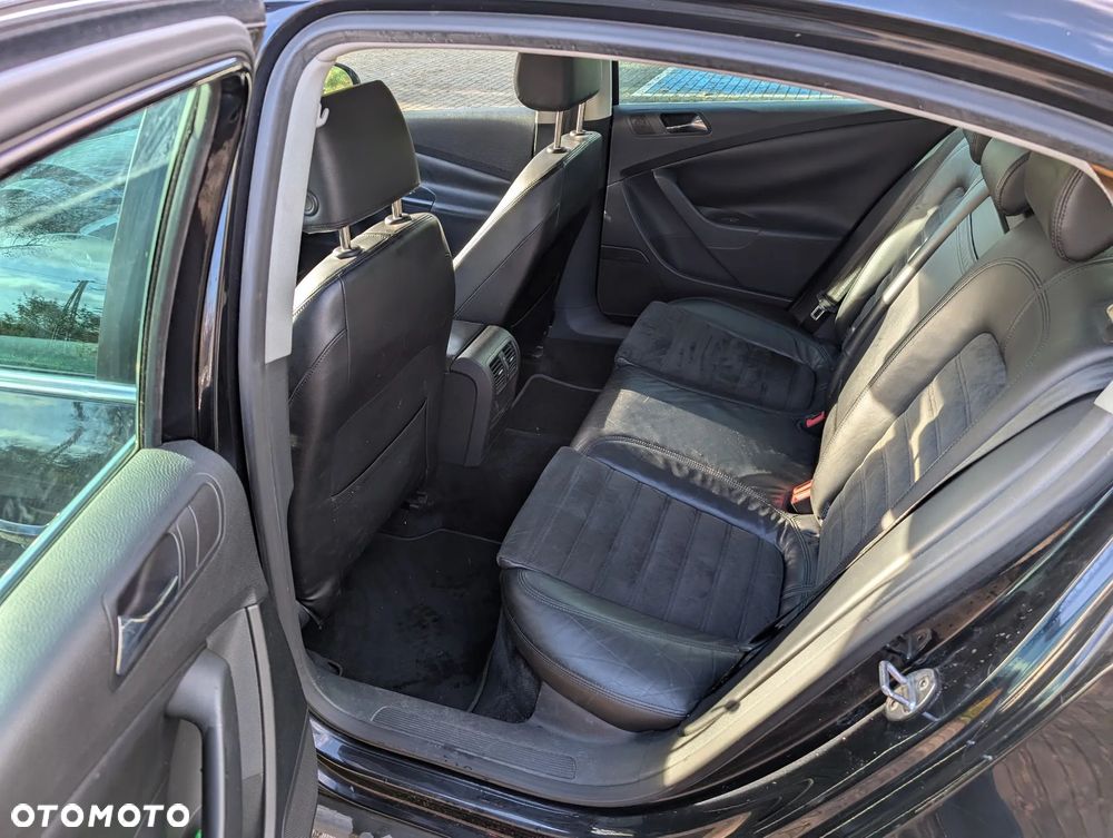 Volkswagen Passat 2.0 FSI Highline - 9