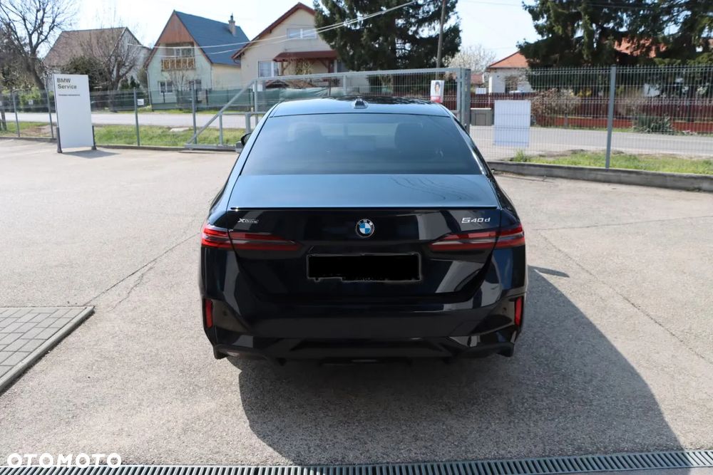 BMW Seria 5 540d xDrive mHEV M Sport - 11