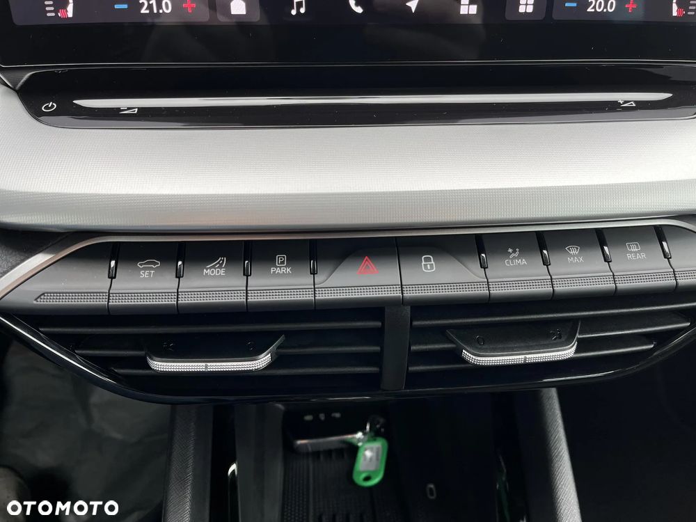 Skoda Octavia 1.5 TSI mHEV Selection DSG - 32