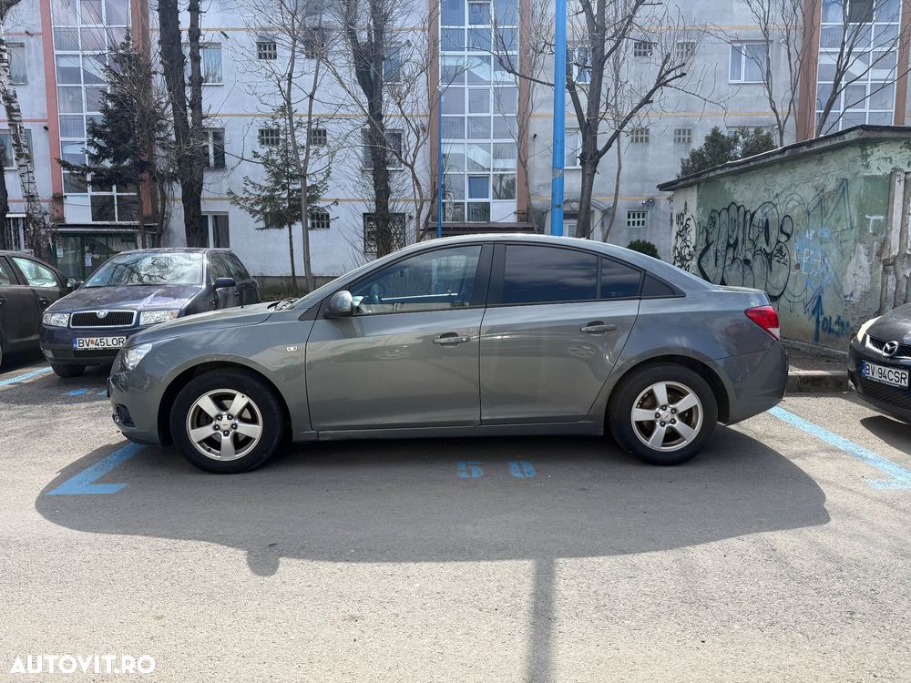 Chevrolet Cruze 1.6 Ecotec LS+ - 3