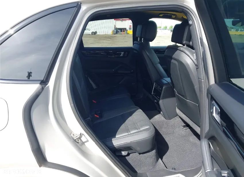 Porsche Cayenne Standard - 8
