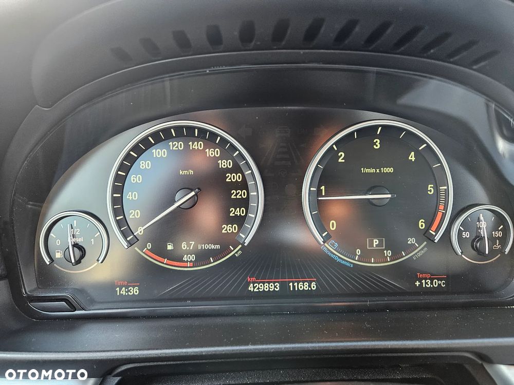 BMW Seria 5 525d xDrive Modern Line - 32