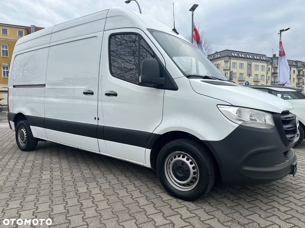 Mercedes-Benz Sprinter - 1