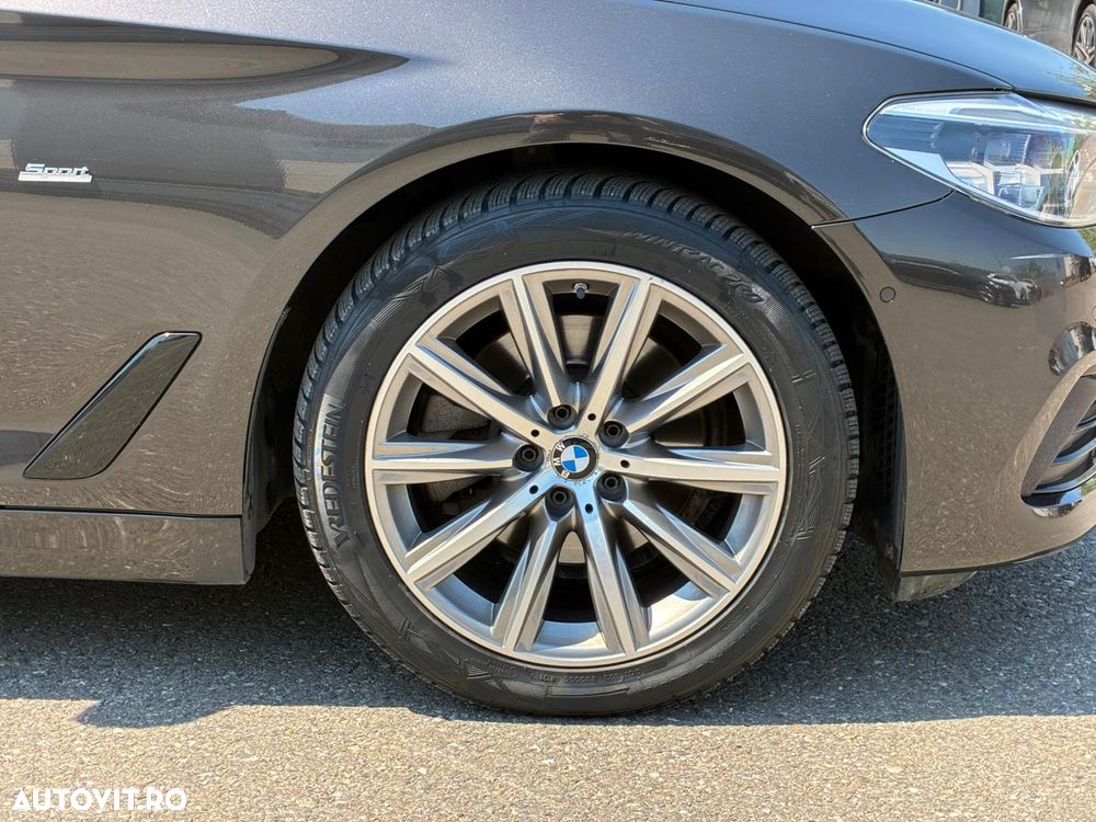BMW Seria 5 520d xDrive AT - 9