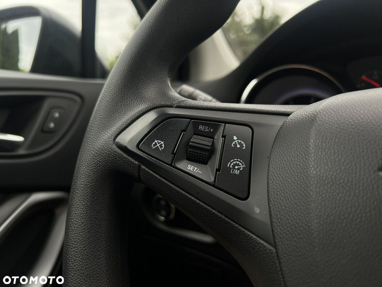 Opel Astra V 1.6 CDTI Dynamic S&S - 26