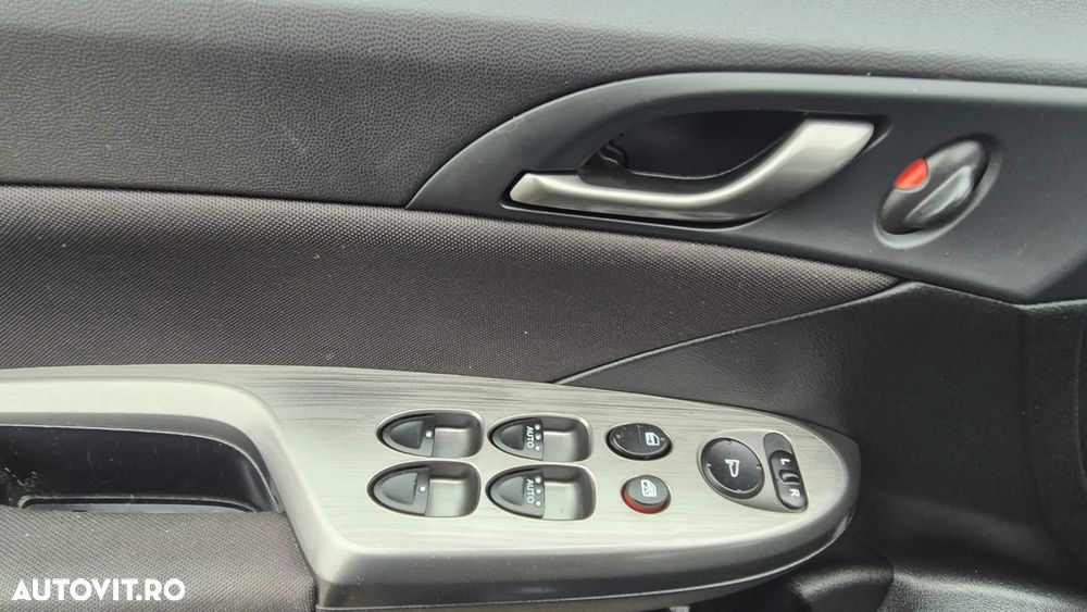 Honda Civic 1.4 i-VTEC Comfort - 14