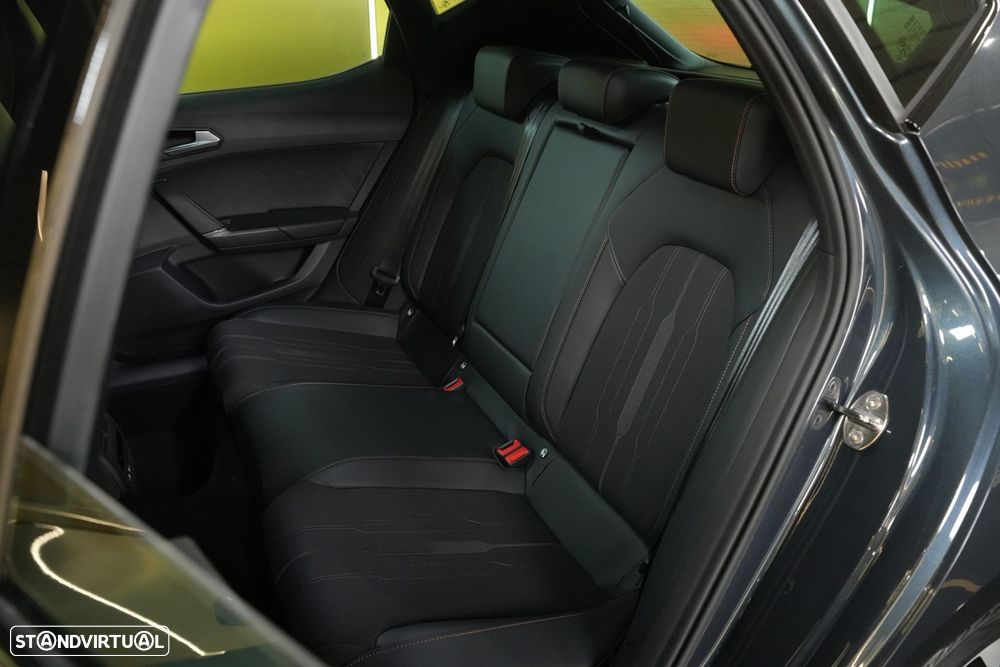 Cupra Leon 1.4 e-Hybrid MID DSG - 39