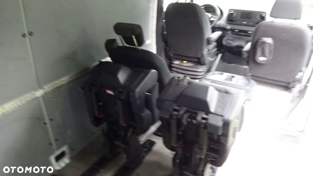 Mercedes-Benz SPRINTER - 11