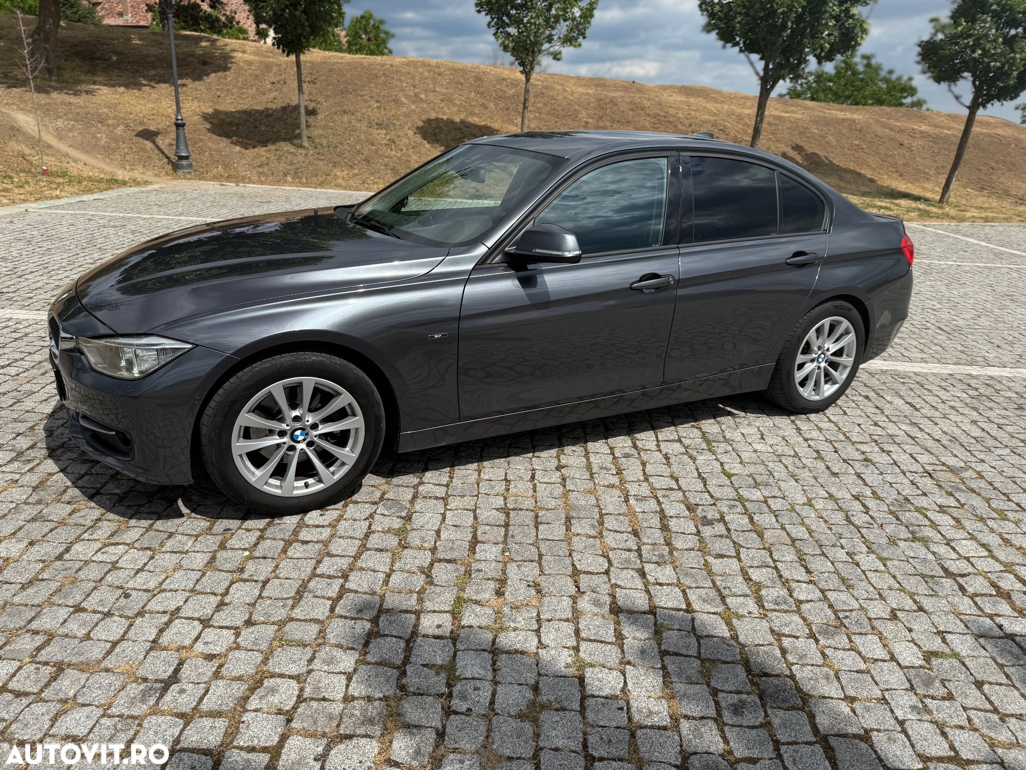 BMW Seria 3 320d Aut. Sport Line - 1