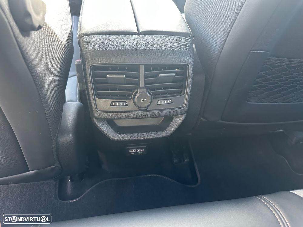 Peugeot 3008 1.6 Hybrid4 GT Line e-EAT8 - 32
