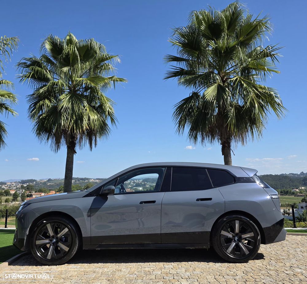 BMW iX xDrive40 - 8