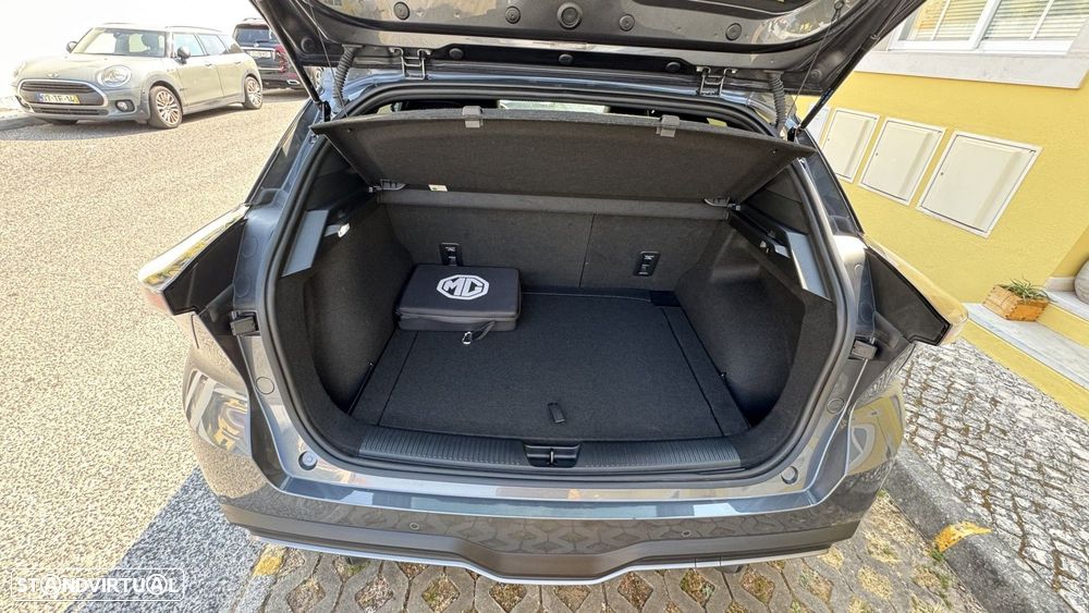 MG MG4 64 kWh Luxury - 26
