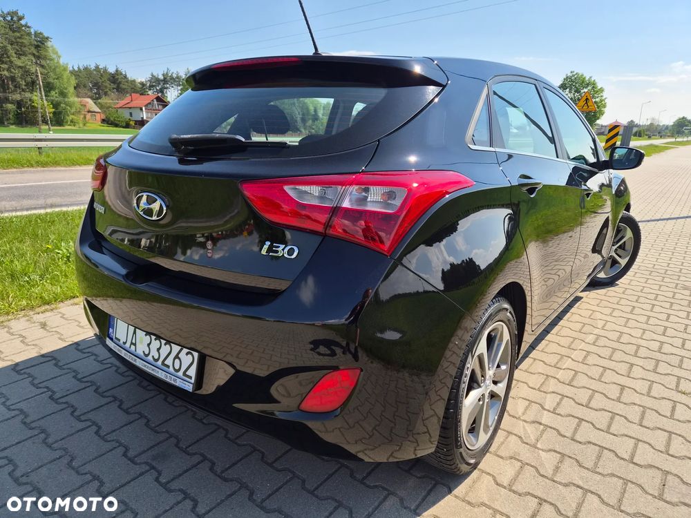 Hyundai i30 blue 1.6 CRDi Classic Navigation - 3
