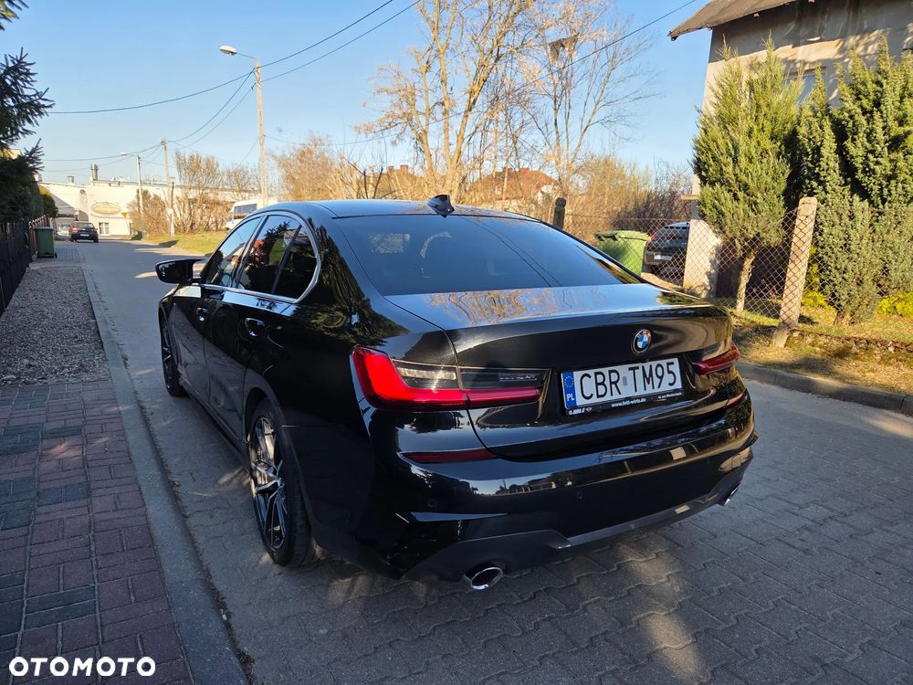 BMW Seria 3 320d M Sport - 3