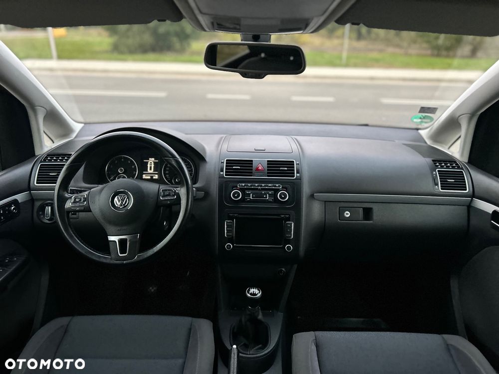 Volkswagen Touran - 8