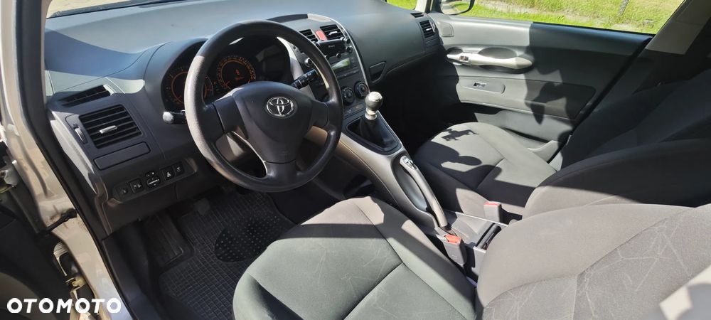 Toyota Auris 1.4 D-4D Terra - 6