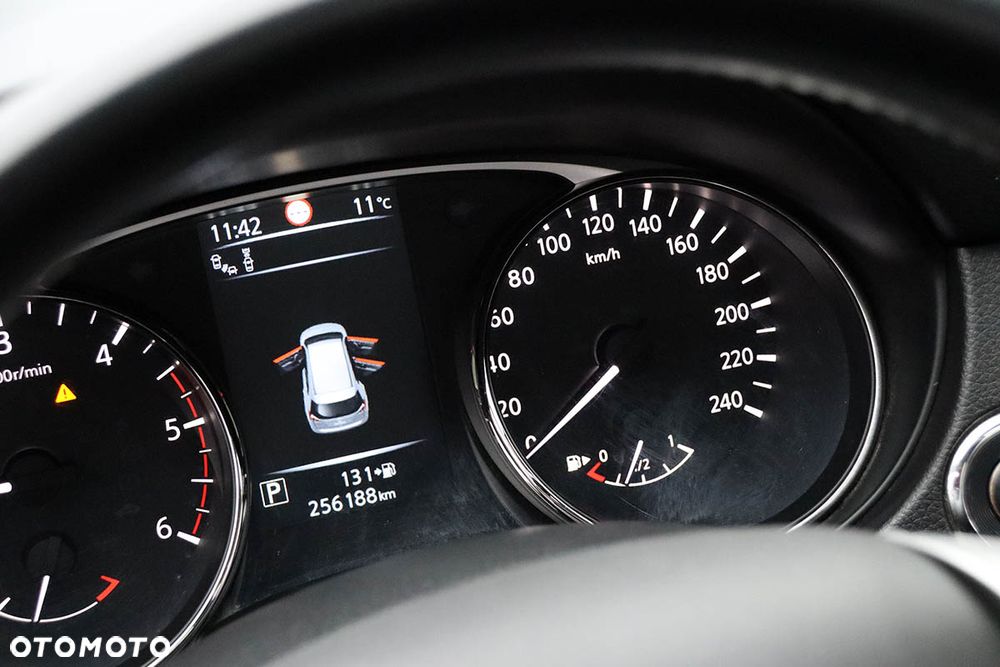 Nissan X-Trail 2.0 dCi ALL-MODE 4x4i Xtronic Tekna - 36