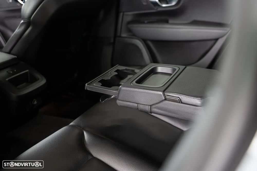 Volvo S90 2.0 D4 Momentum Geartronic - 47