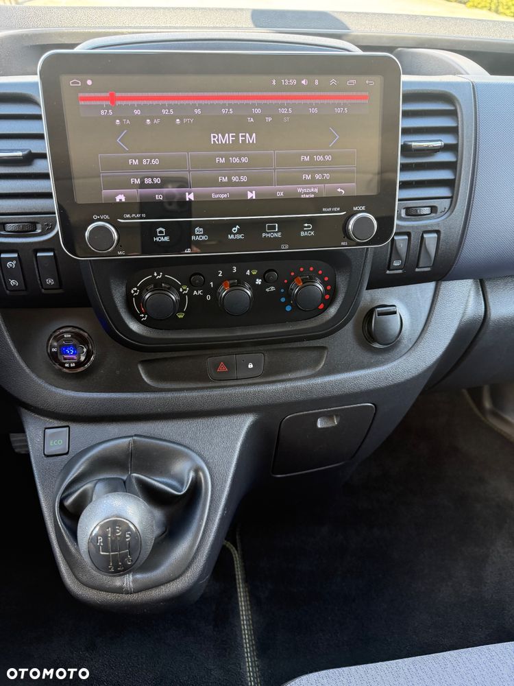 Opel Vivaro L2H1 2,9t Elegance Business - 23