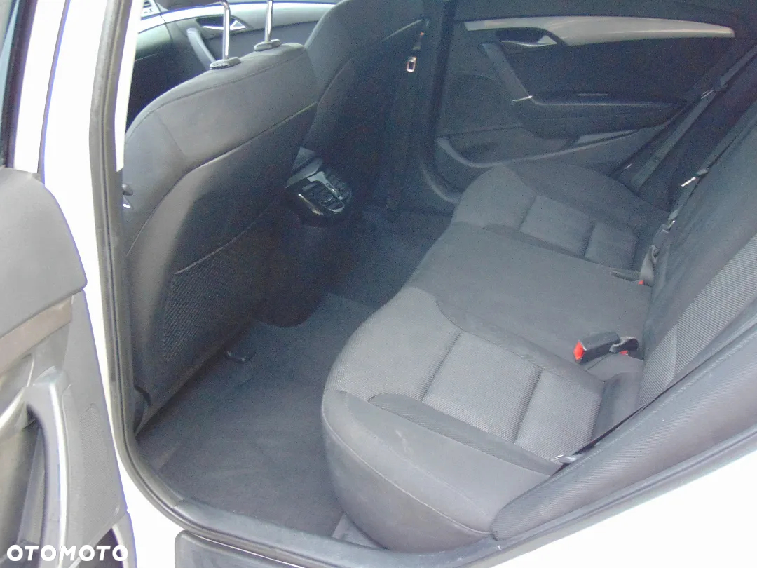 Hyundai i40 1.7 CRDi Business DCT - 6