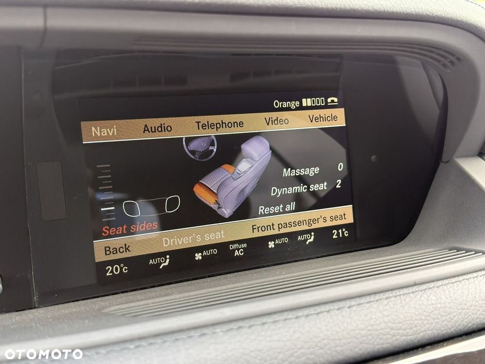 Mercedes-Benz CL 500 4Matic (BlueEFFICIENCY) 7G-TRONIC - 32