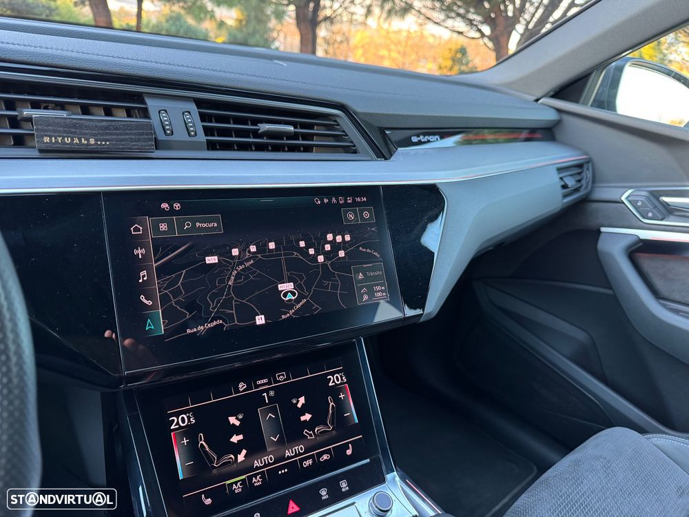 Audi e-tron 55 quattro S line - 12