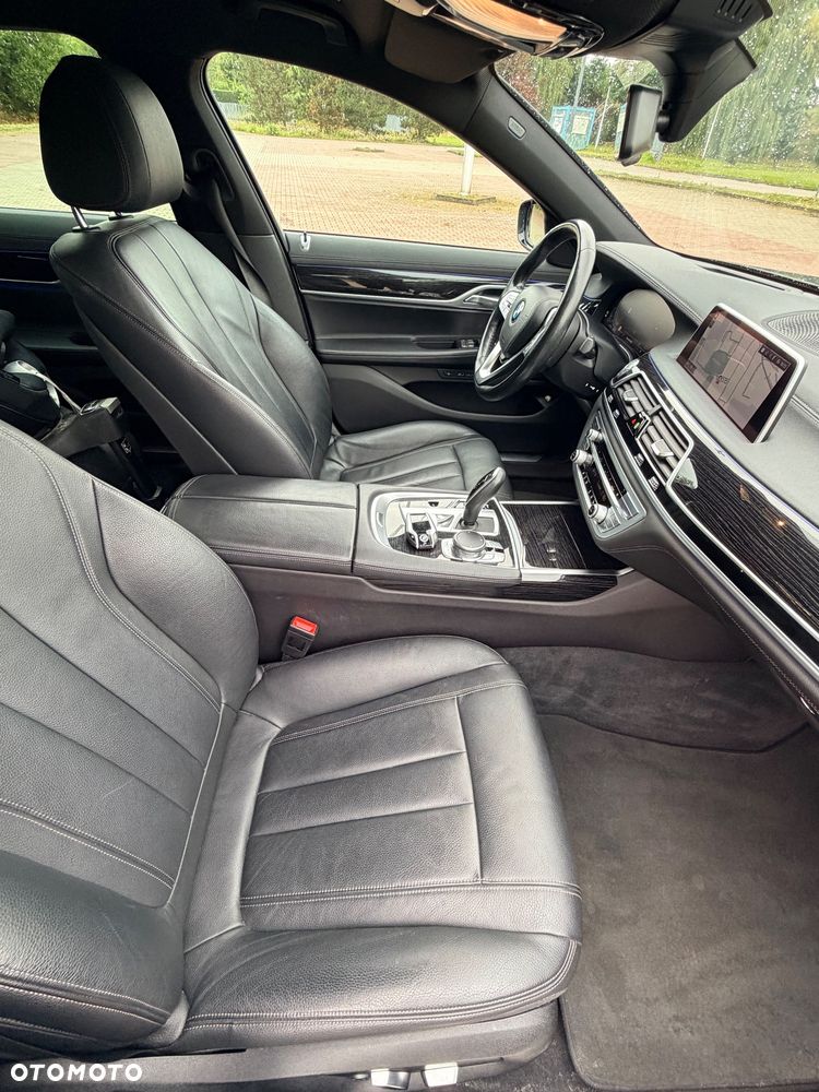 BMW Seria 7 740d xDrive - 25