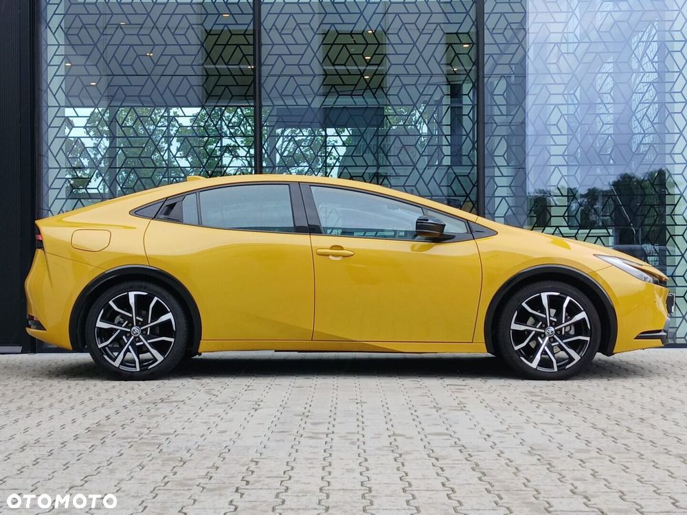 Toyota Prius - 4