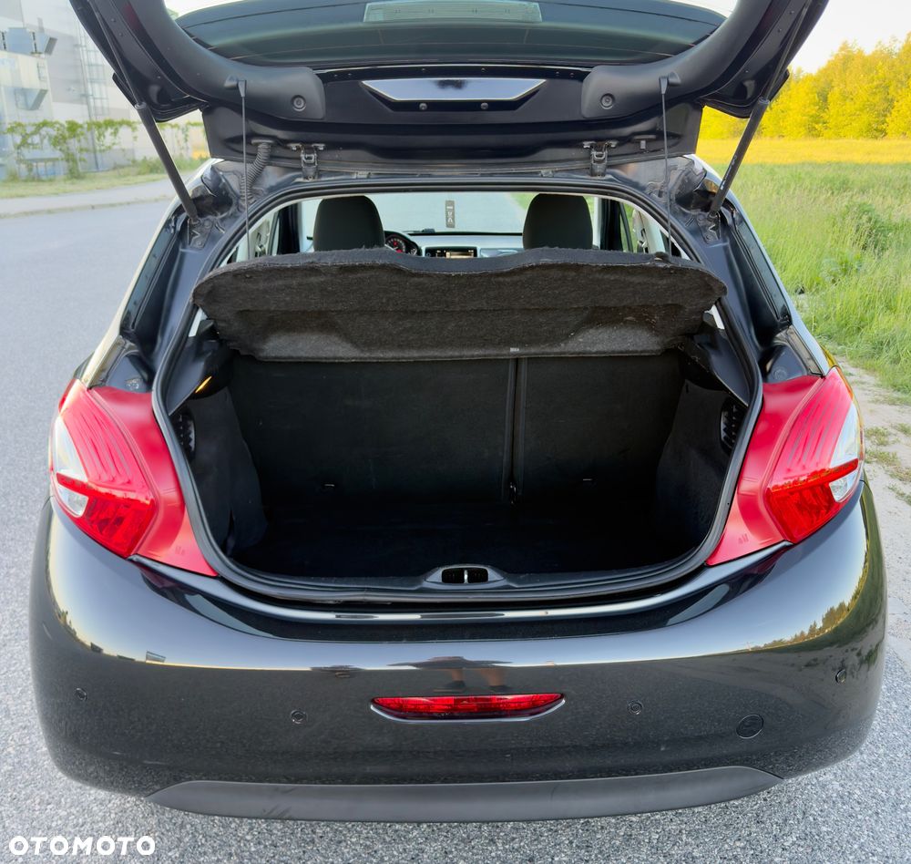 Peugeot 208 - 19
