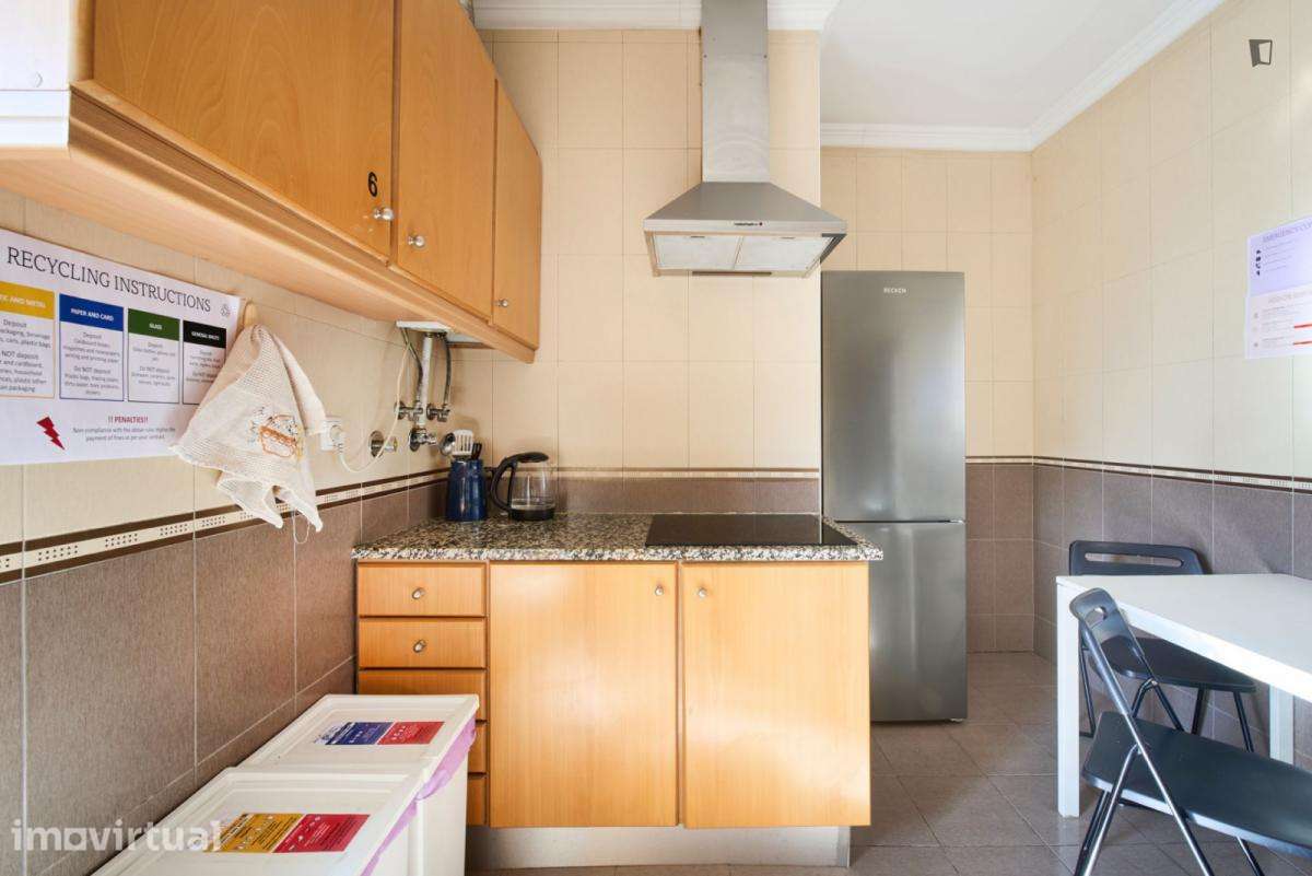 Quarto - localizado em Entrecampos Lisbon - Grande imagem: 5/7
