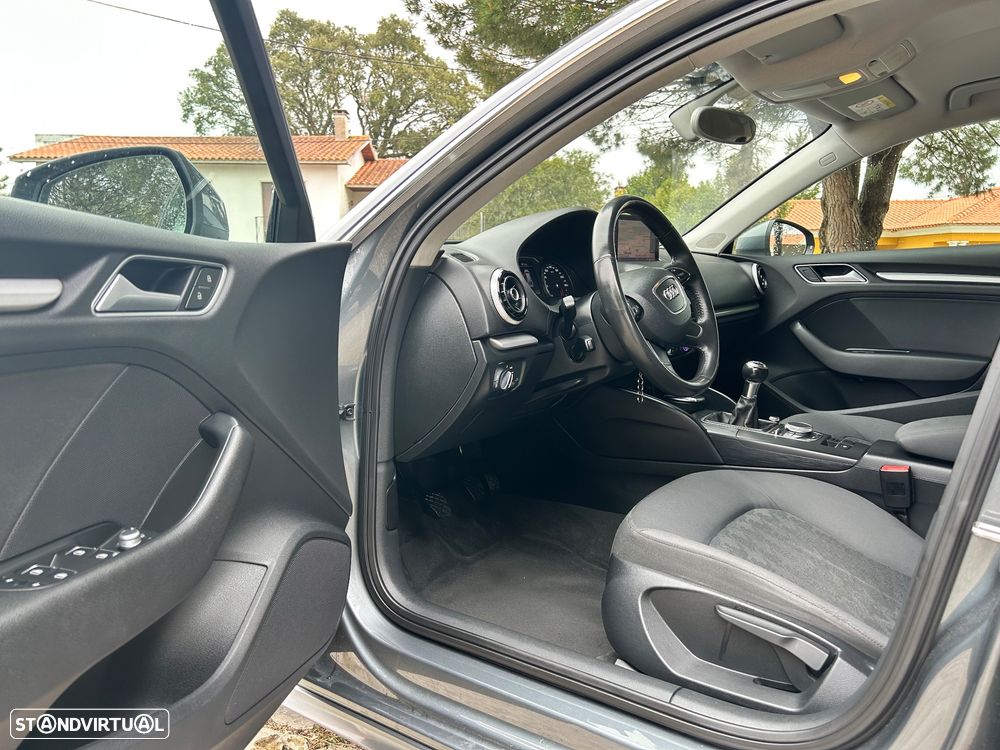 Audi A3 Sportback 1.6 TDI Attraction Ultra - 21