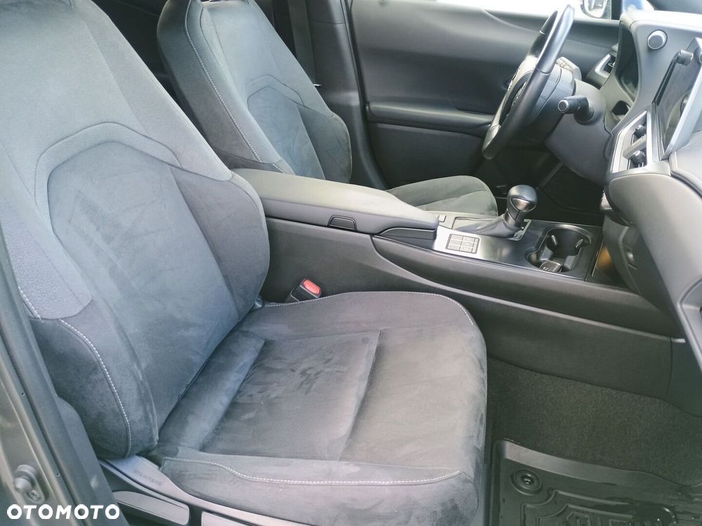 Lexus UX 250h GPF Business 2WD - 8