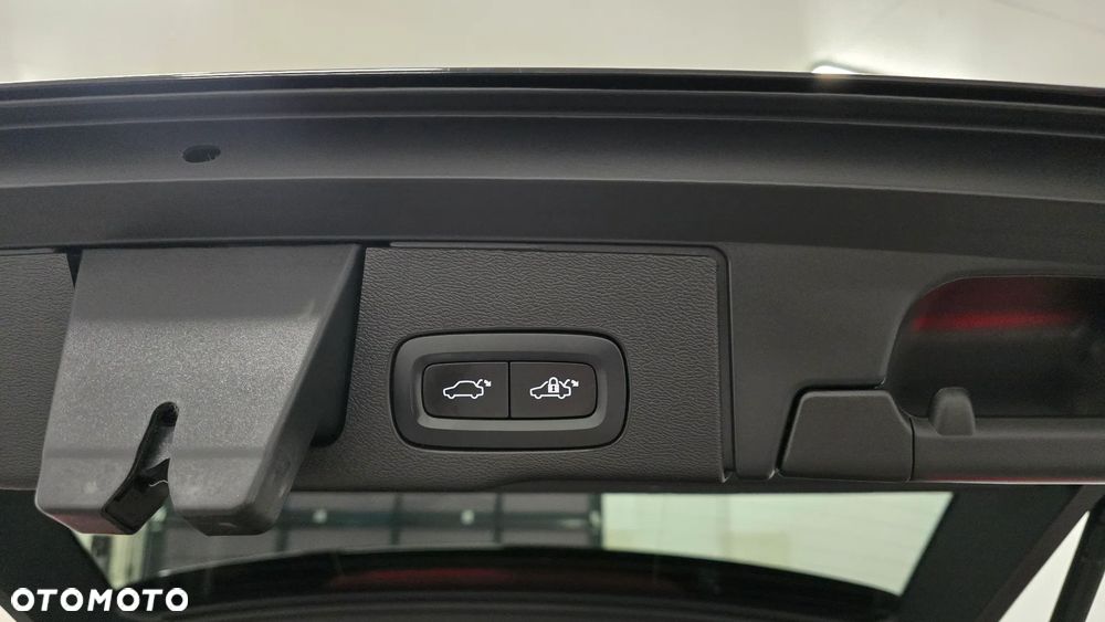 Volvo XC 60 B4 D AWD Ultimate Dark - 10