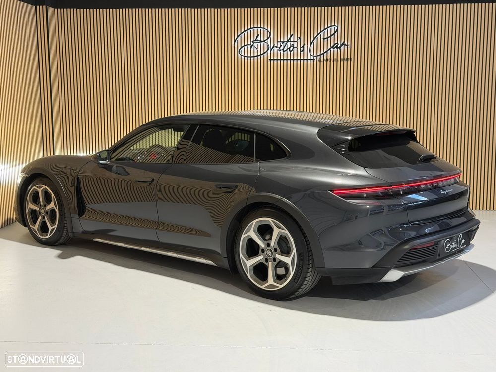 Porsche Taycan Cross Turismo 4 - 3