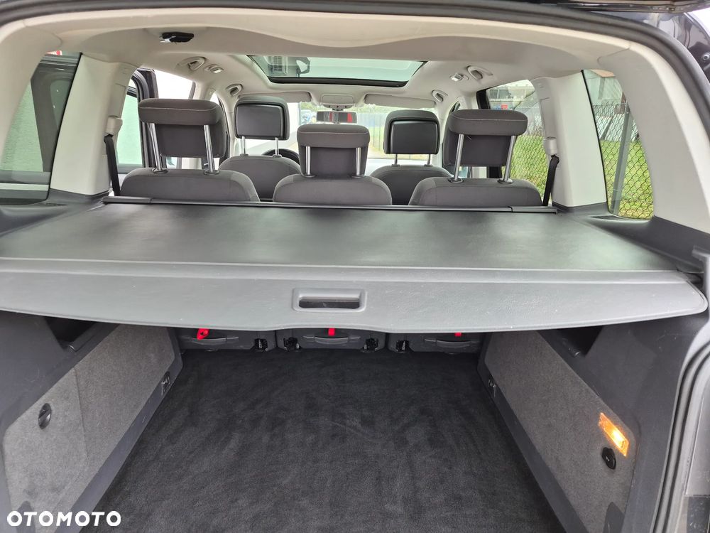 Volkswagen Touran 2.0 TDI DPF MATCH - 20