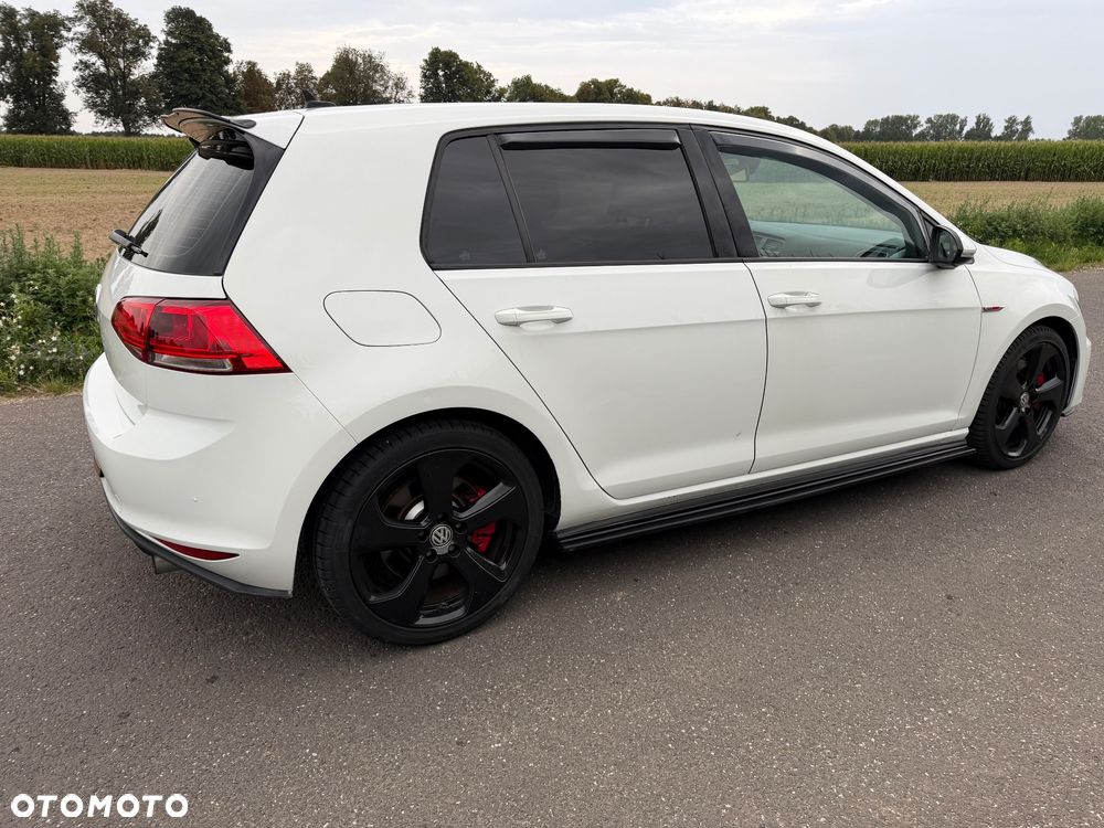 Volkswagen Golf GTI BlueMotion Technology DSG - 16