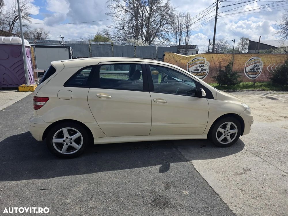 Mercedes-Benz B 180 - 11