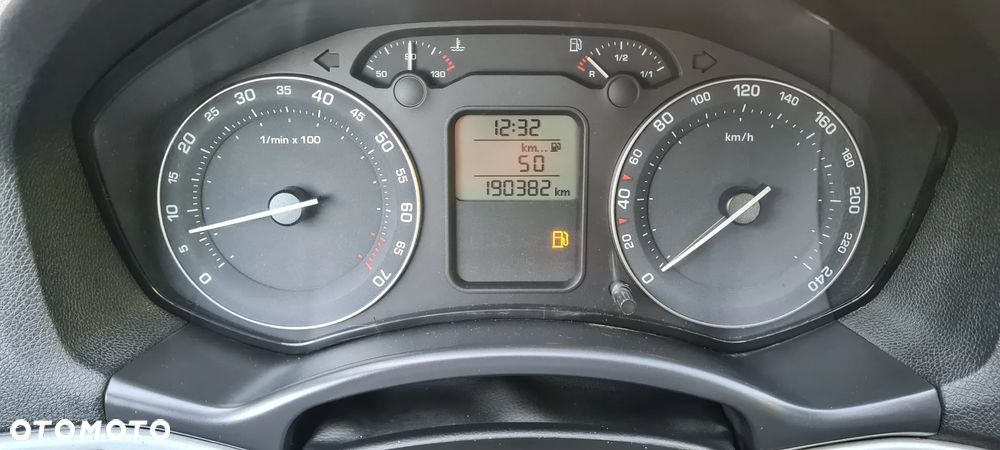 Skoda Octavia 1.6 Combi - 22