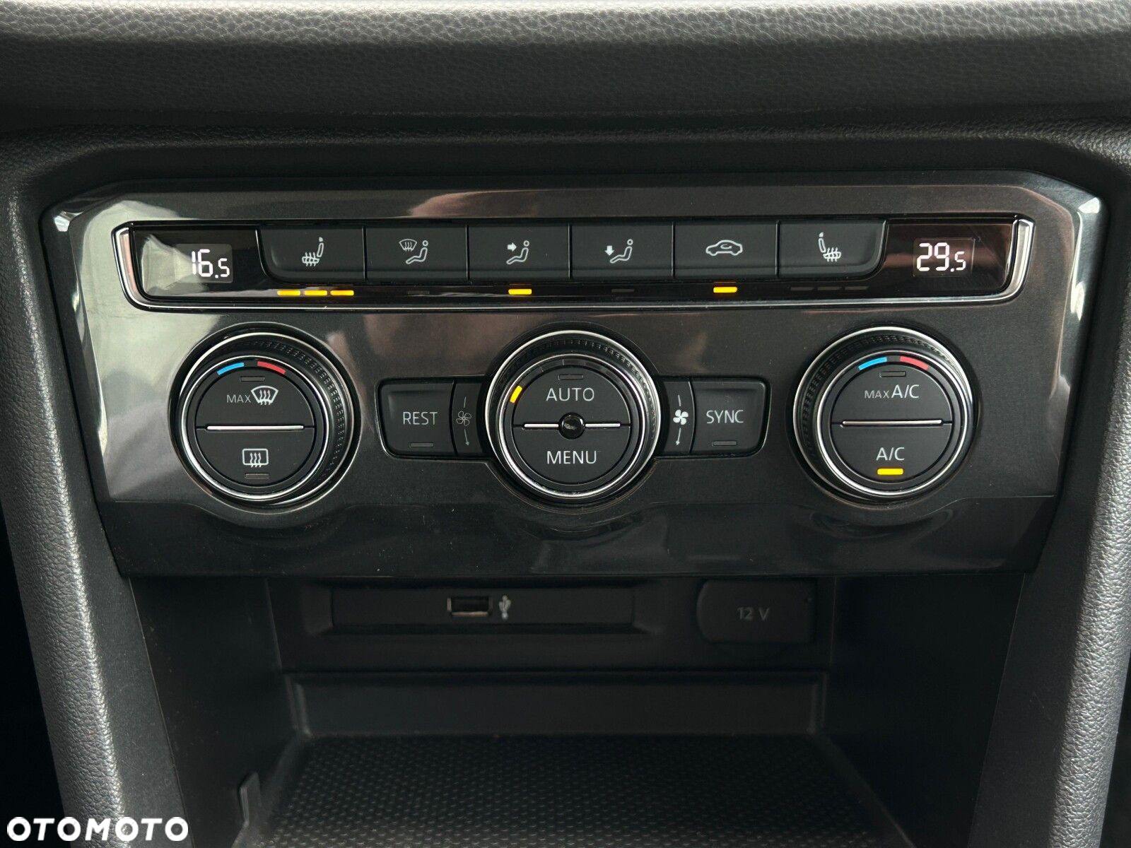 Volkswagen Tiguan 1.5 TSI EVO Active - 24
