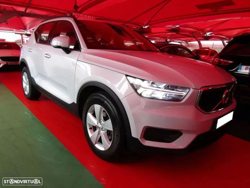 Volvo XC 40 2.0 D3 Momentum — photo 2
