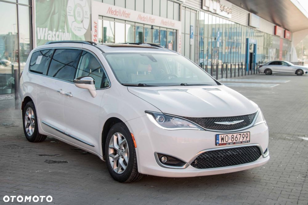 Chrysler Pacifica - 10