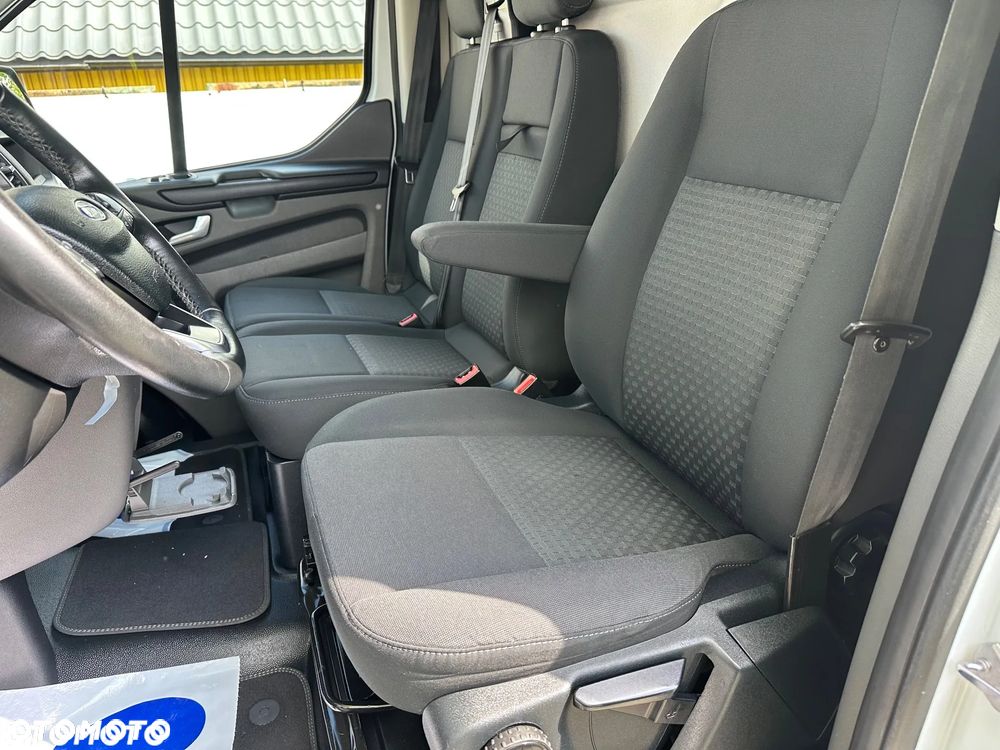 Ford TRANSIT CUSTOM - 16