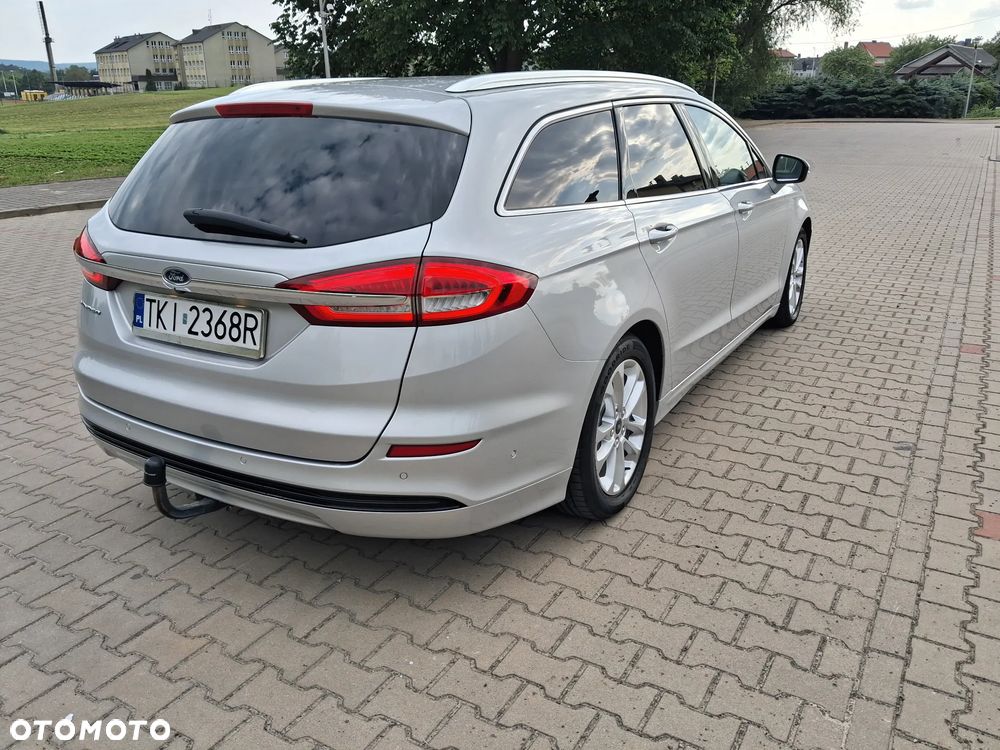 Ford Mondeo 2.0 EcoBlue Titanium - 24