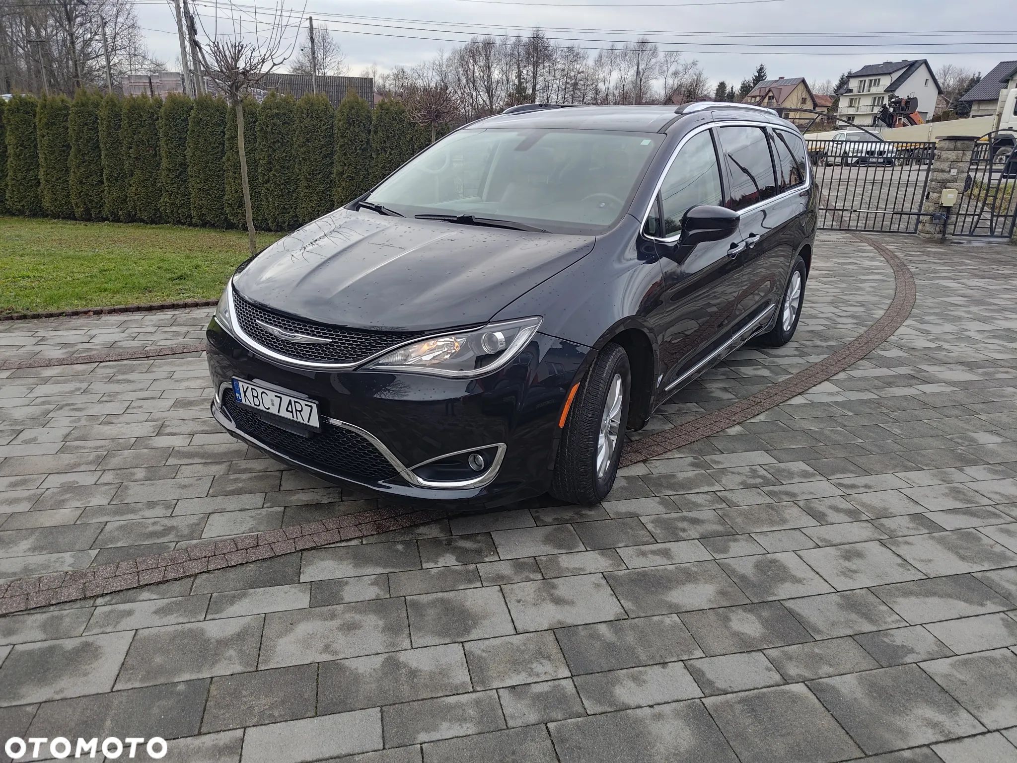 Chrysler Pacifica - 1