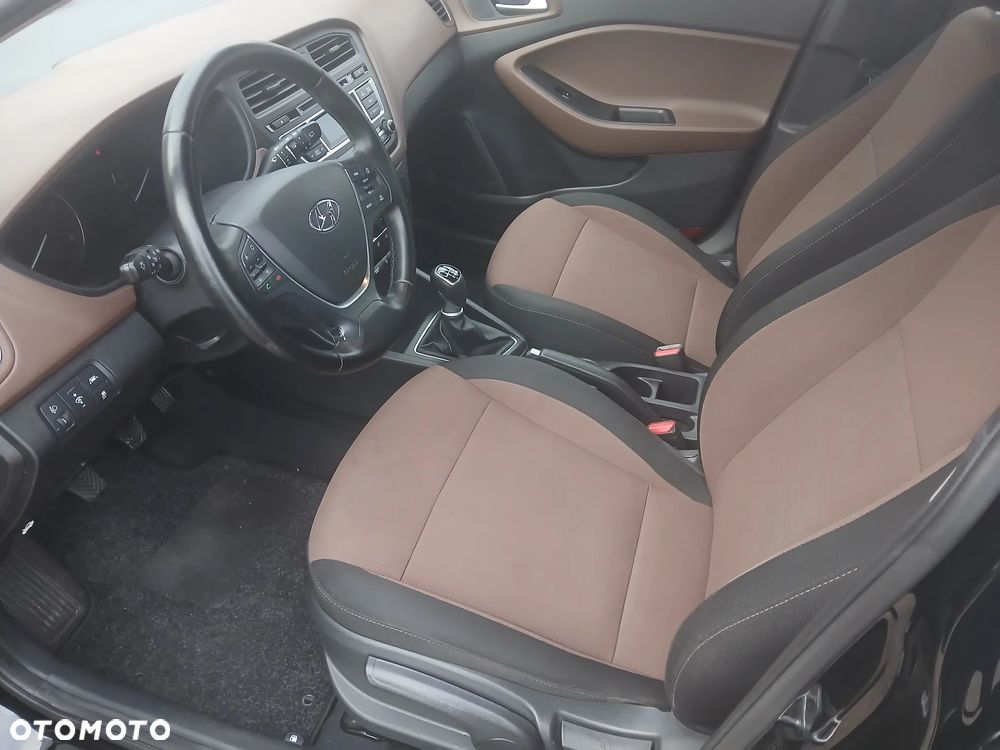 Hyundai i20 1.4 Trend - 17