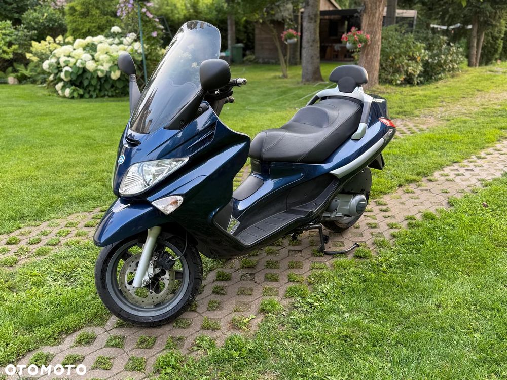 Piaggio Xevo - 2