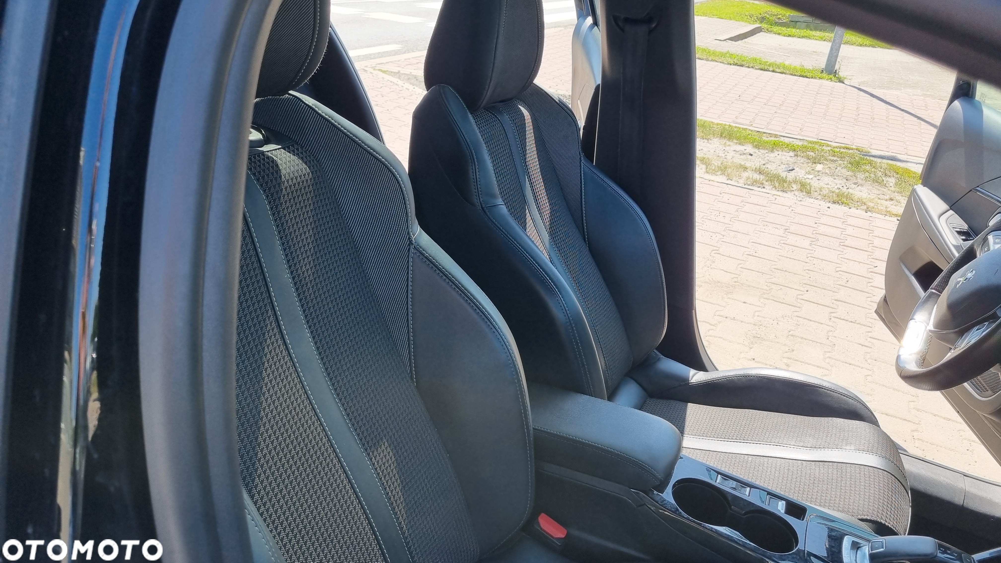 Peugeot 208 1.2 PureTech GT Line S&S EAT8 - 22