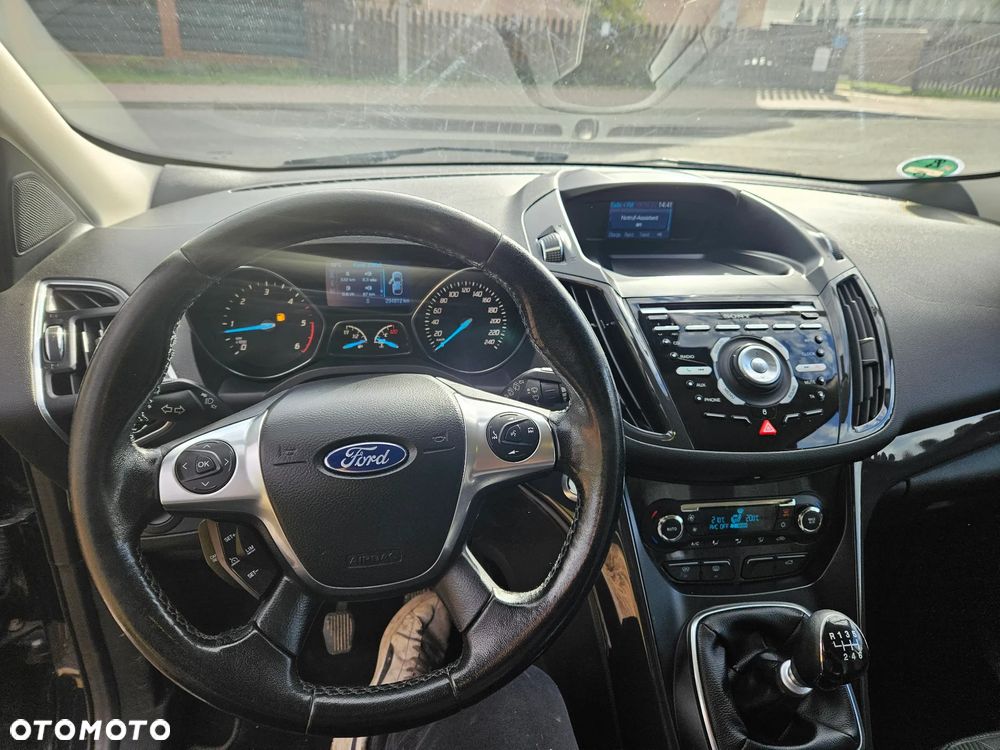 Ford Kuga - 12